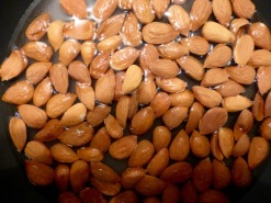 2-almonds-in-water-and-sugar